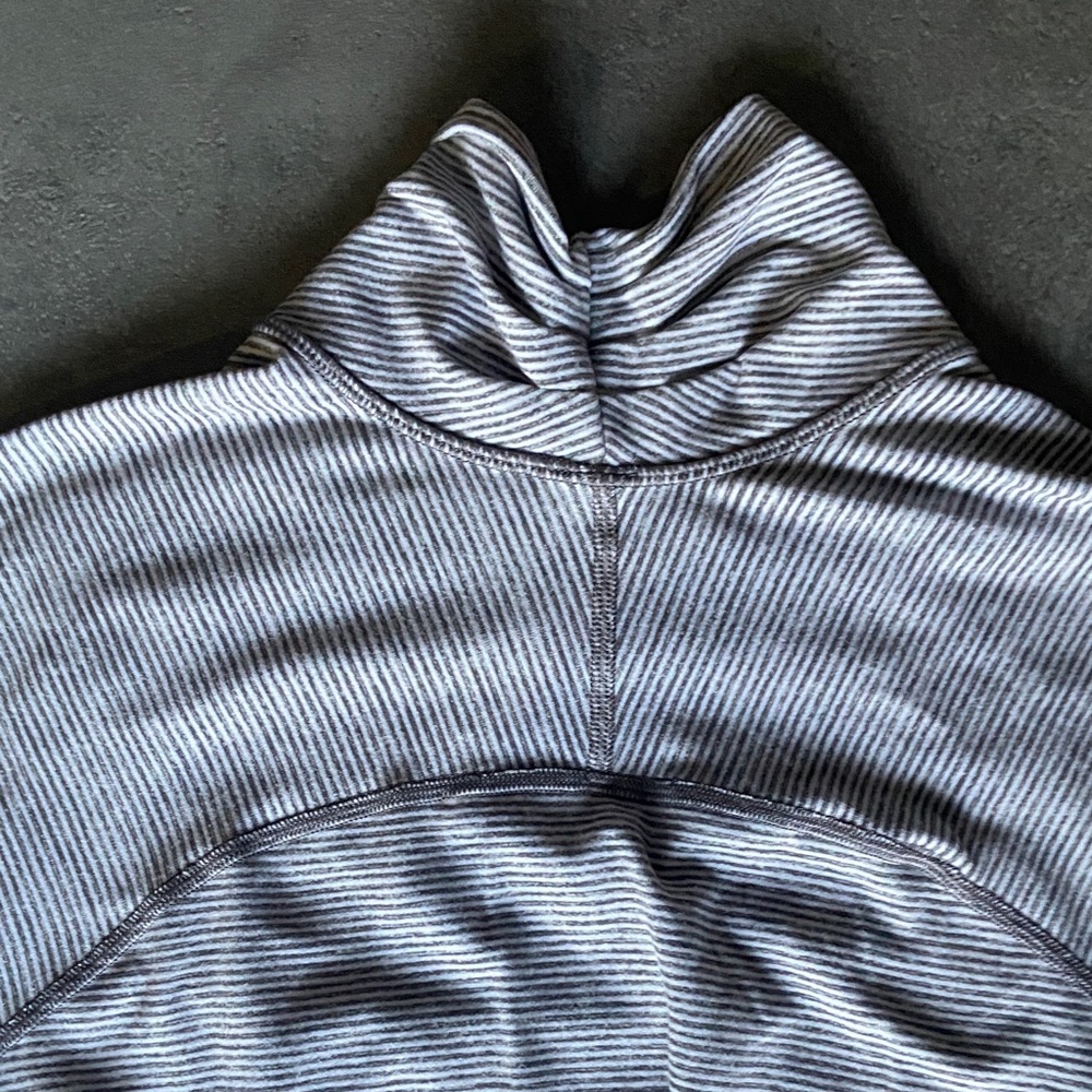 Lululemon Running Long sleeve turtleneck